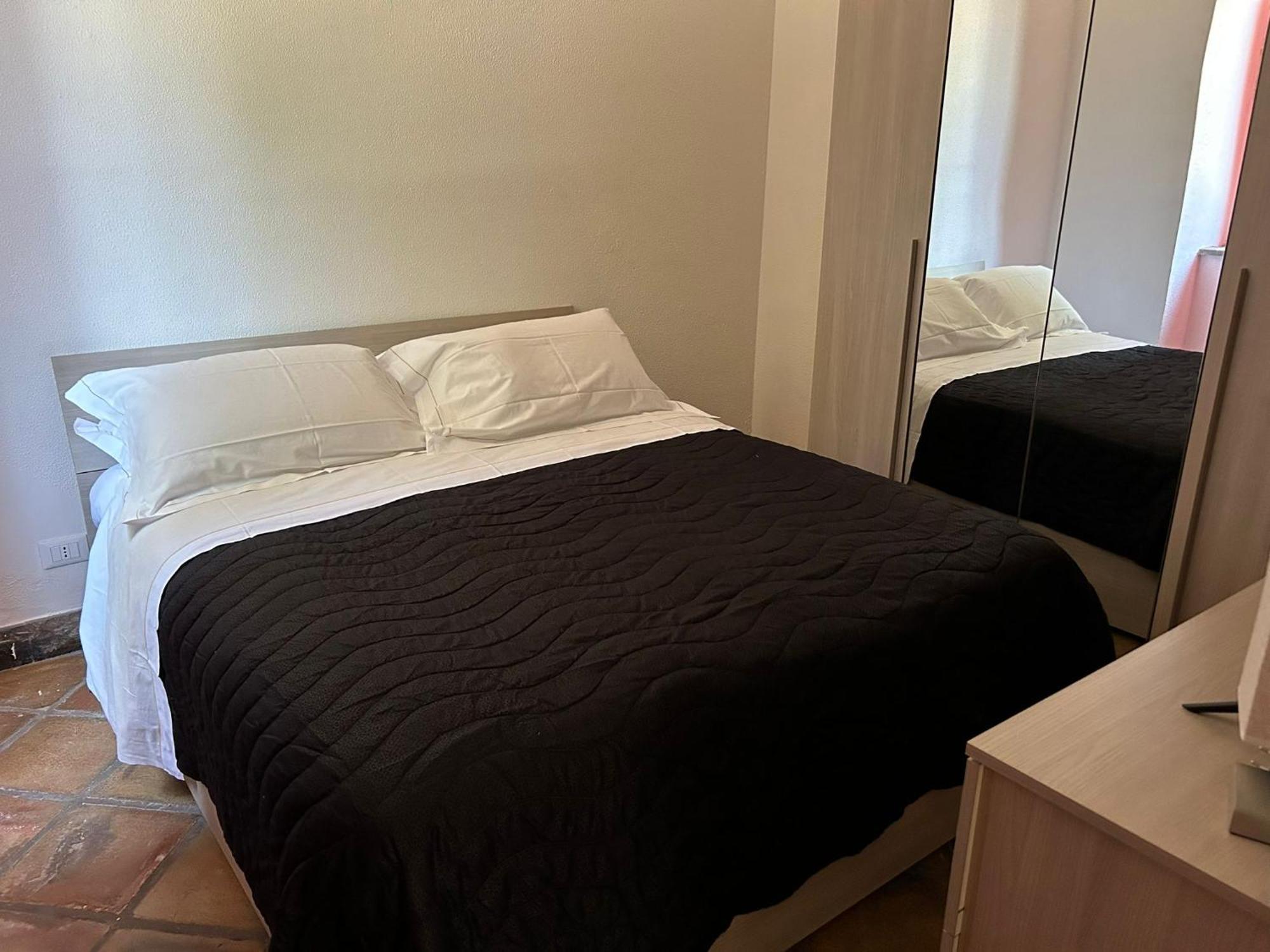 Li Cuti Apartments 卡塔尼亚 外观 照片